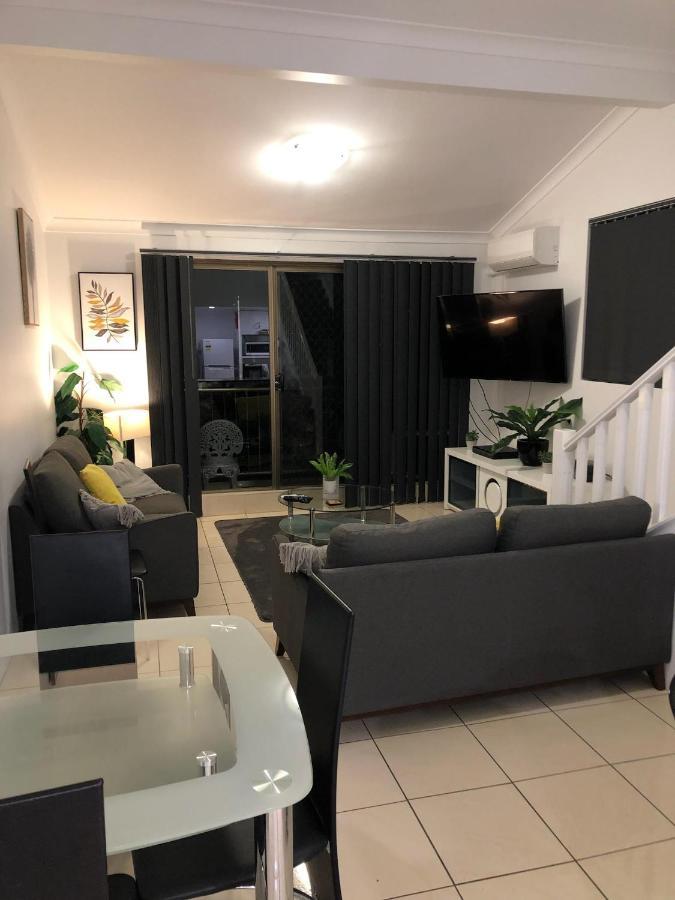 Anacapri Holiday Resort Apartments Surfers Paradise Bagian luar foto