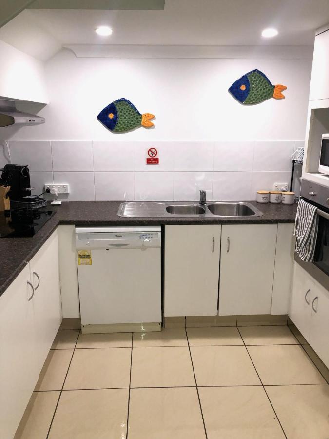 Anacapri Holiday Resort Apartments Surfers Paradise Bagian luar foto