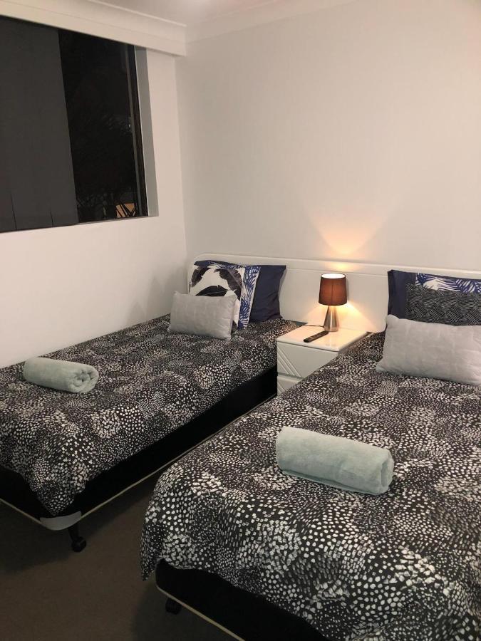 Anacapri Holiday Resort Apartments Surfers Paradise Bagian luar foto