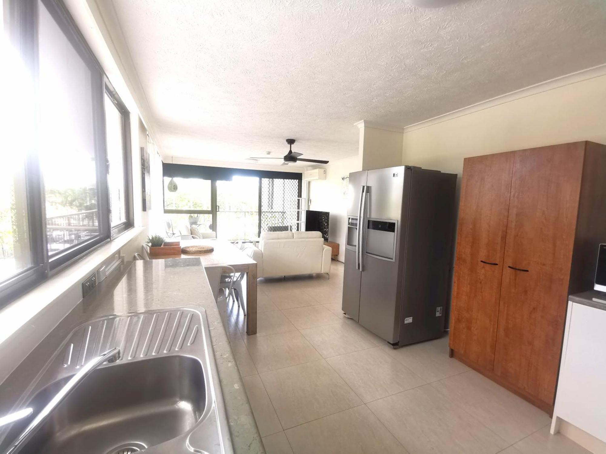 Anacapri Holiday Resort Apartments Surfers Paradise Bagian luar foto