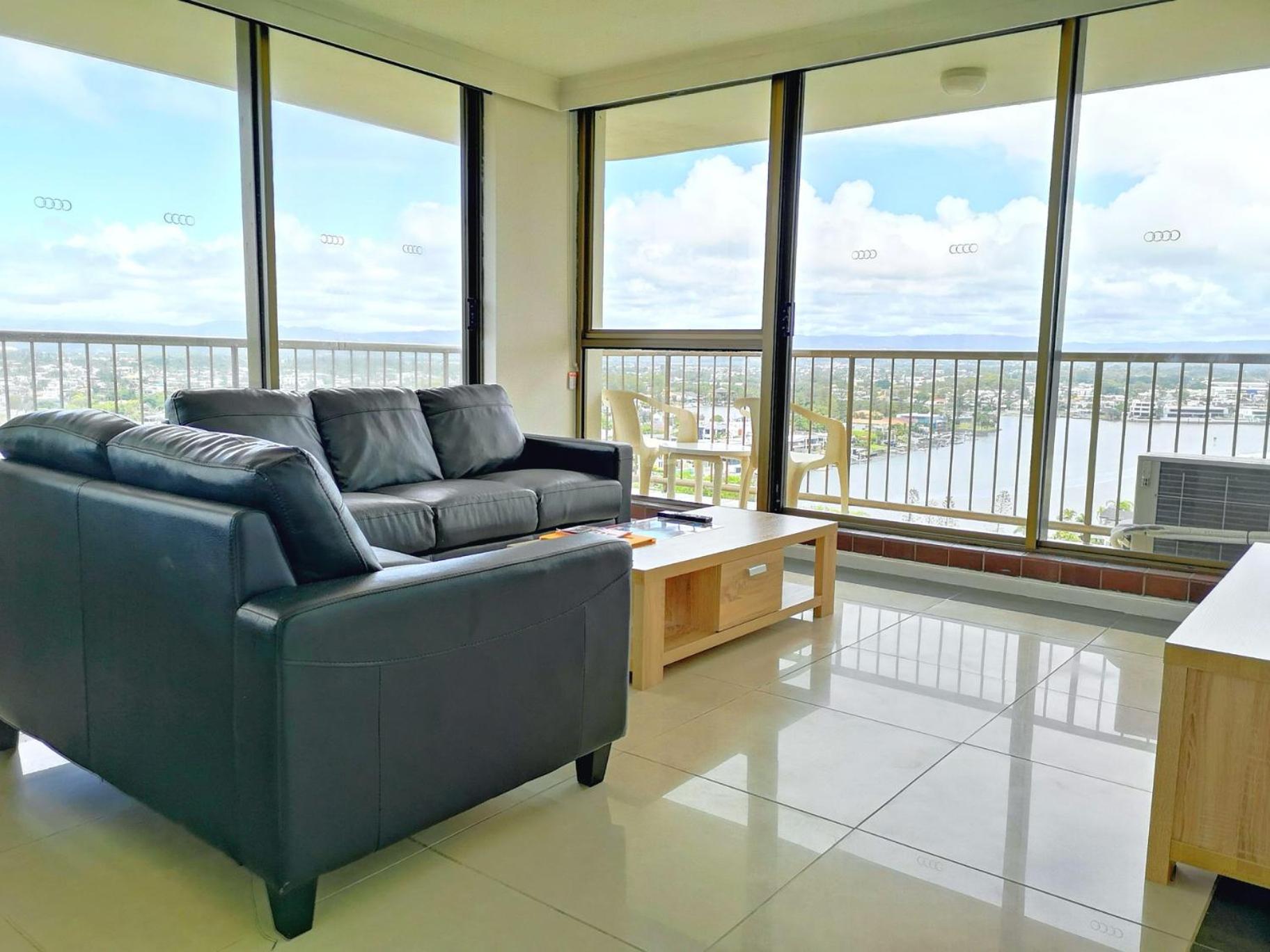 Anacapri Holiday Resort Apartments Surfers Paradise Bagian luar foto