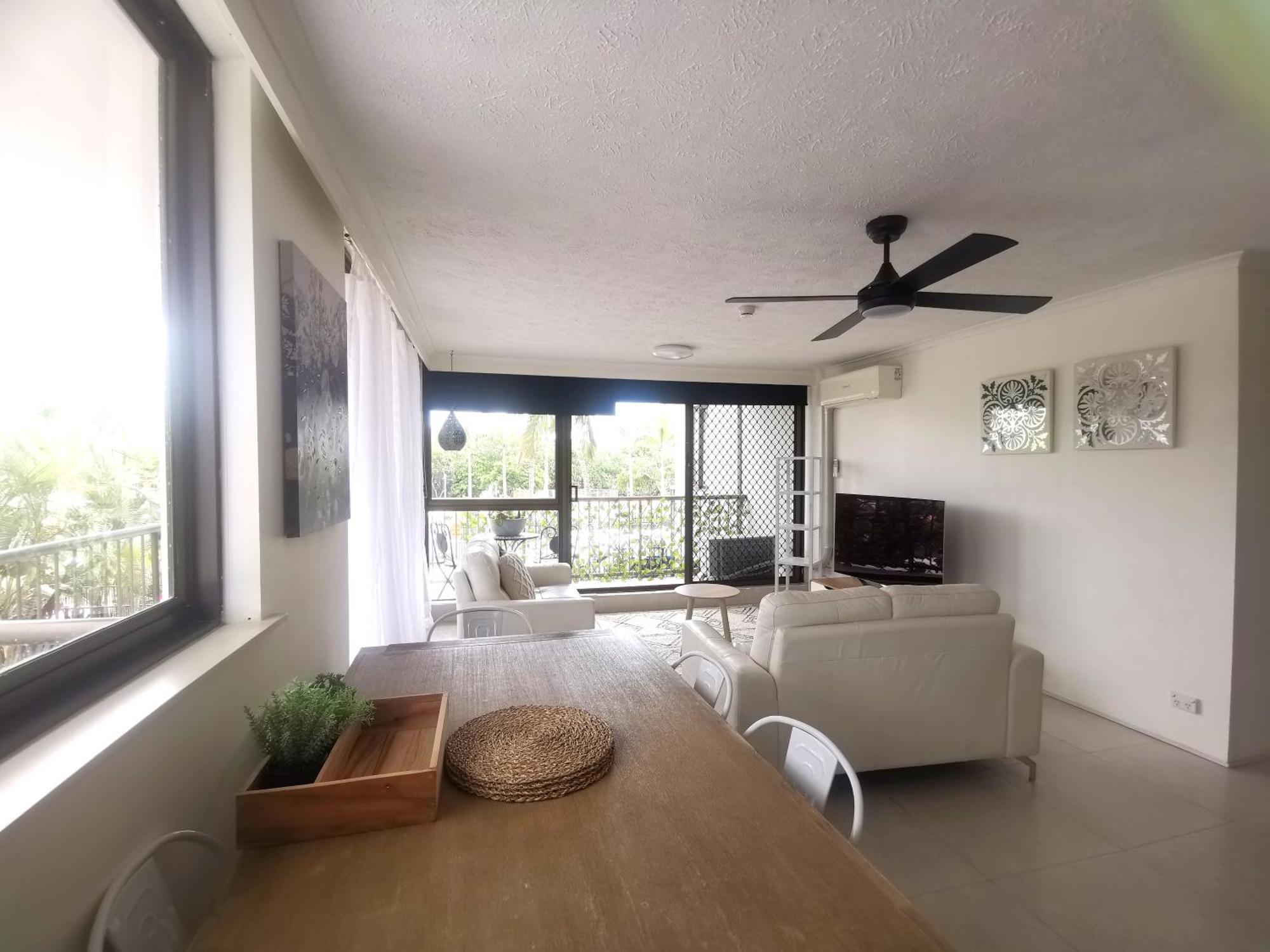 Anacapri Holiday Resort Apartments Surfers Paradise Bagian luar foto