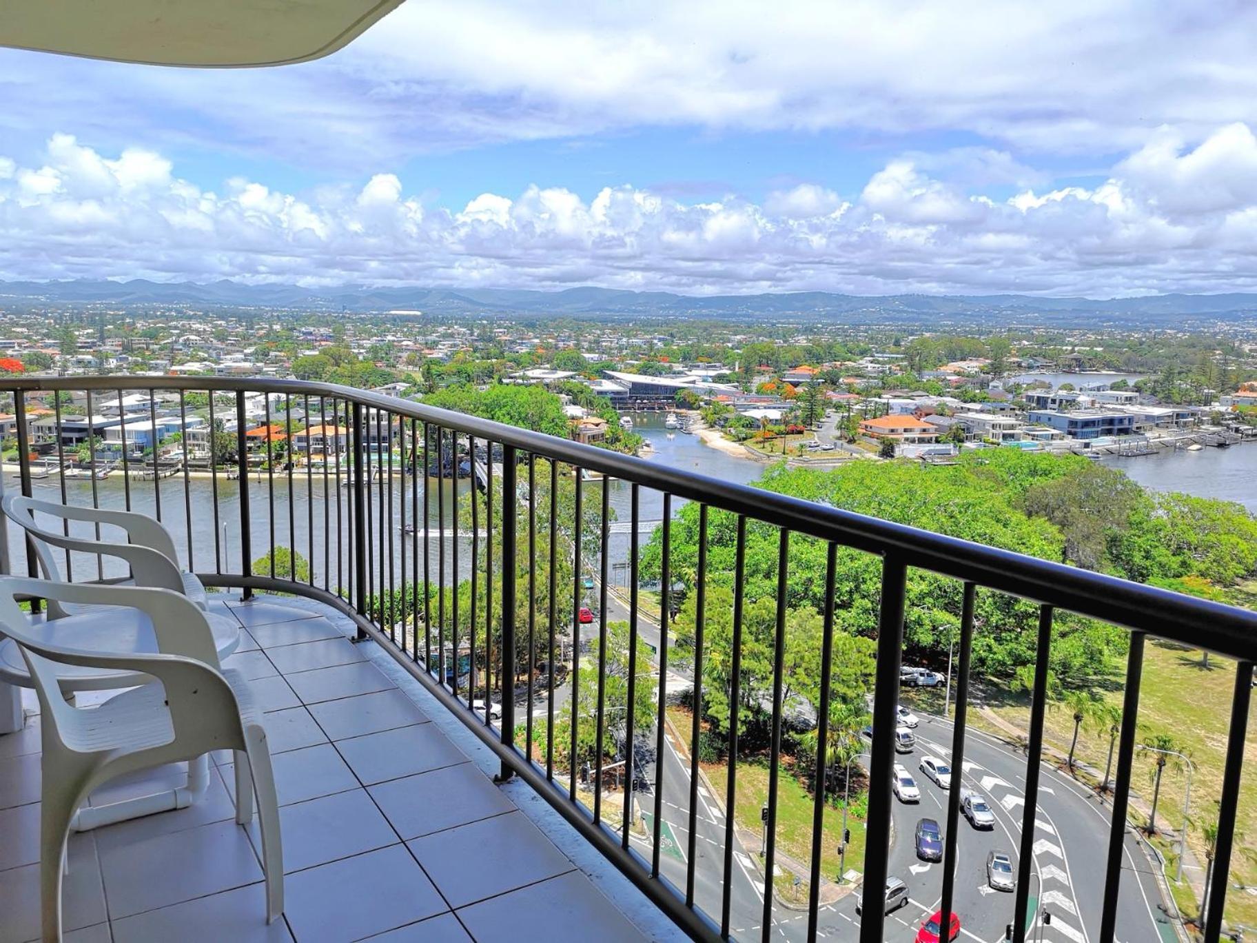 Anacapri Holiday Resort Apartments Surfers Paradise Bagian luar foto