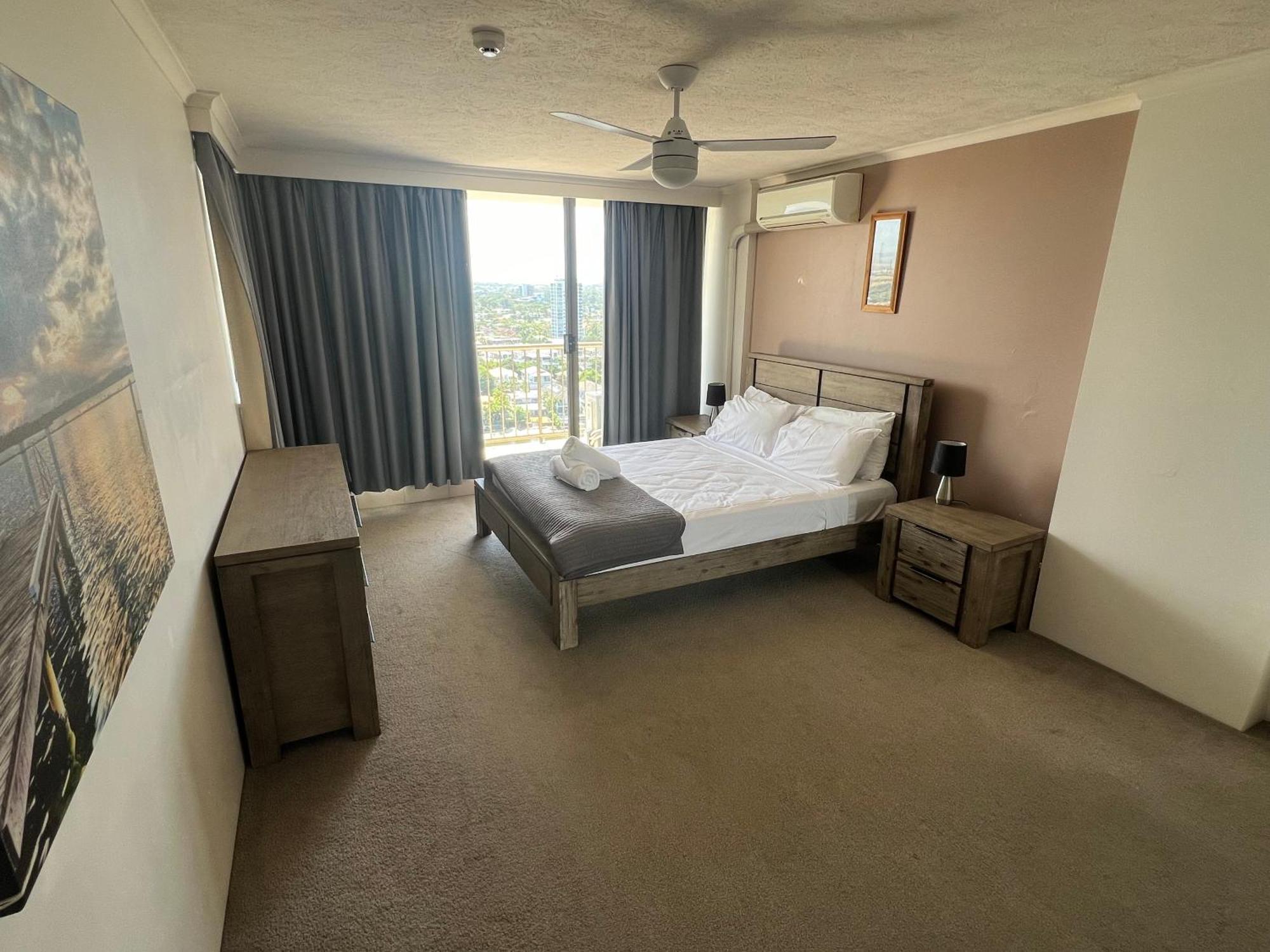 Anacapri Holiday Resort Apartments Surfers Paradise Bagian luar foto