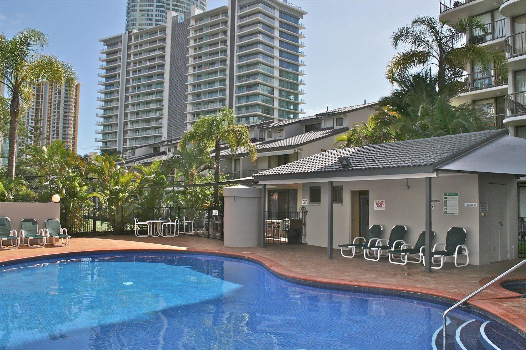 Anacapri Holiday Resort Apartments Surfers Paradise Bagian luar foto