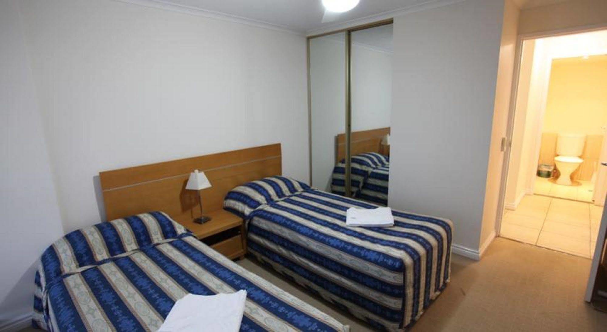 Anacapri Holiday Resort Apartments Surfers Paradise Bagian luar foto