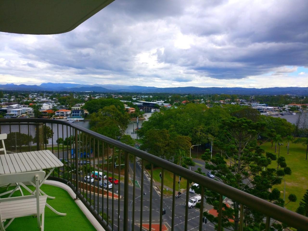 Anacapri Holiday Resort Apartments Surfers Paradise Bagian luar foto