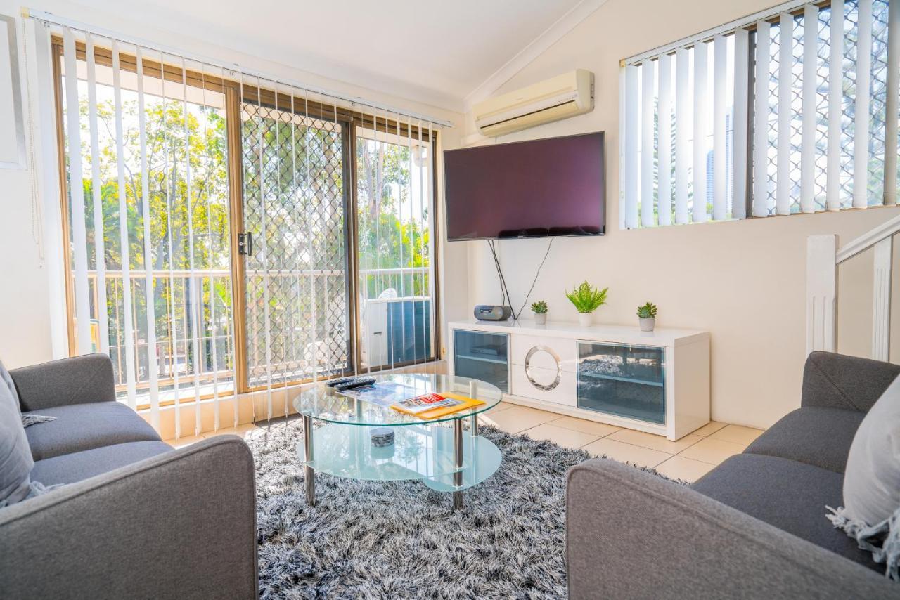 Anacapri Holiday Resort Apartments Surfers Paradise Bagian luar foto