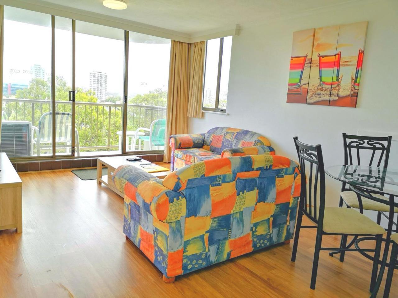 Anacapri Holiday Resort Apartments Surfers Paradise Bagian luar foto